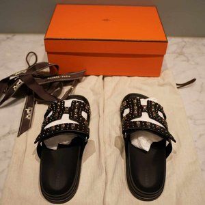 BNIB Hermes Chypre stud sandals EU size 40